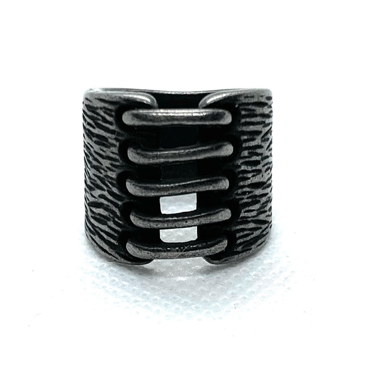 'Snitches Get Stitches' Ring