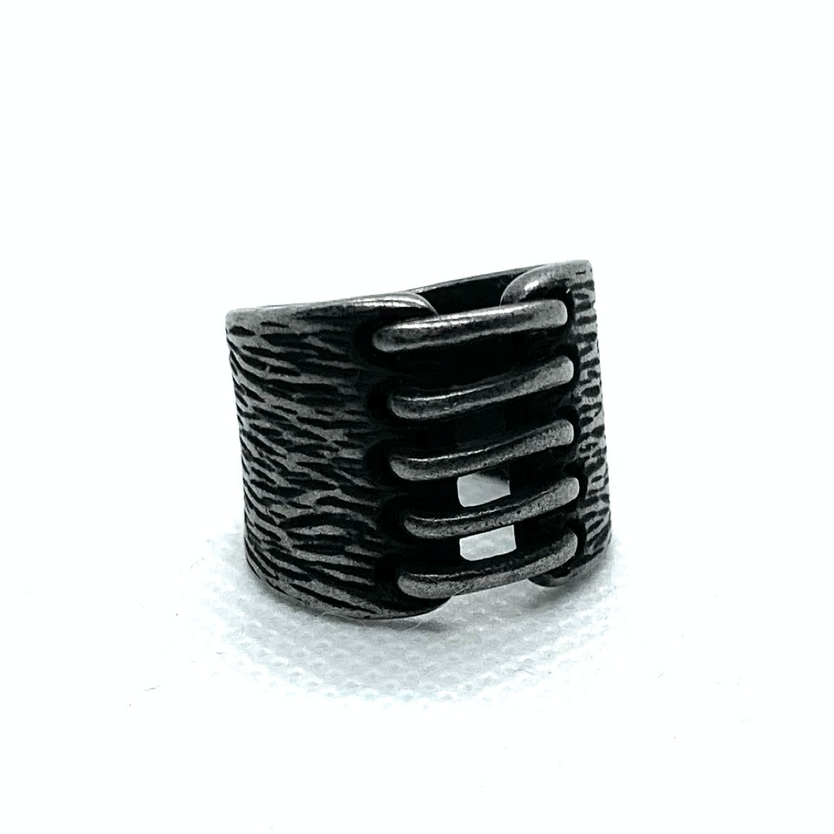 'Snitches Get Stitches' Ring
