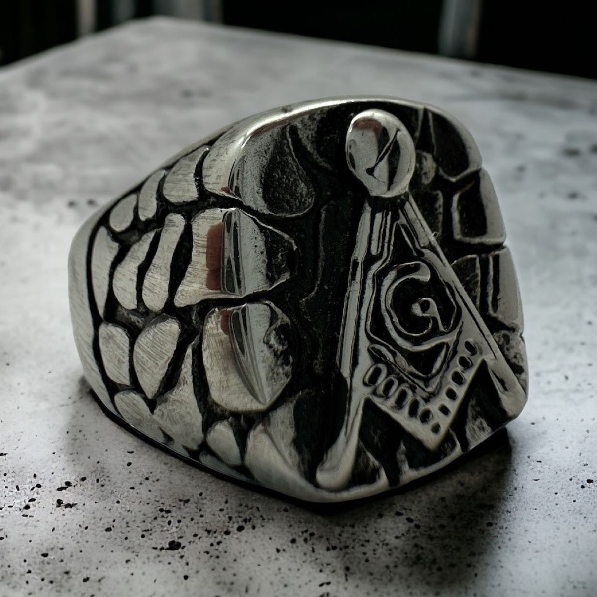 33rd Degree Masonic Ring w/Gold Nugget Features