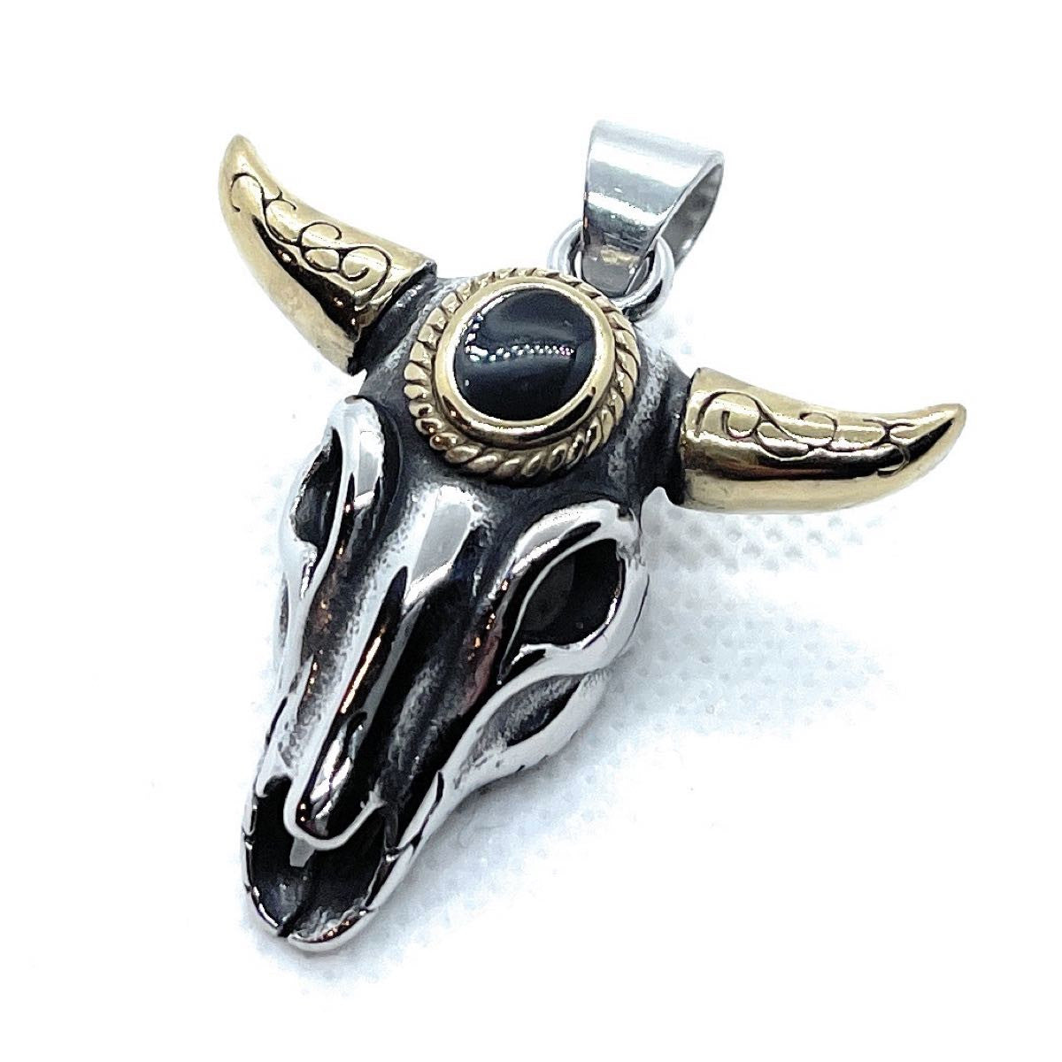 A bold, powerful look: Skull Bull Pendant with Gold Horns
