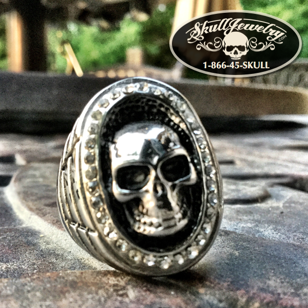 'Dust in the Wind' Skull Ring