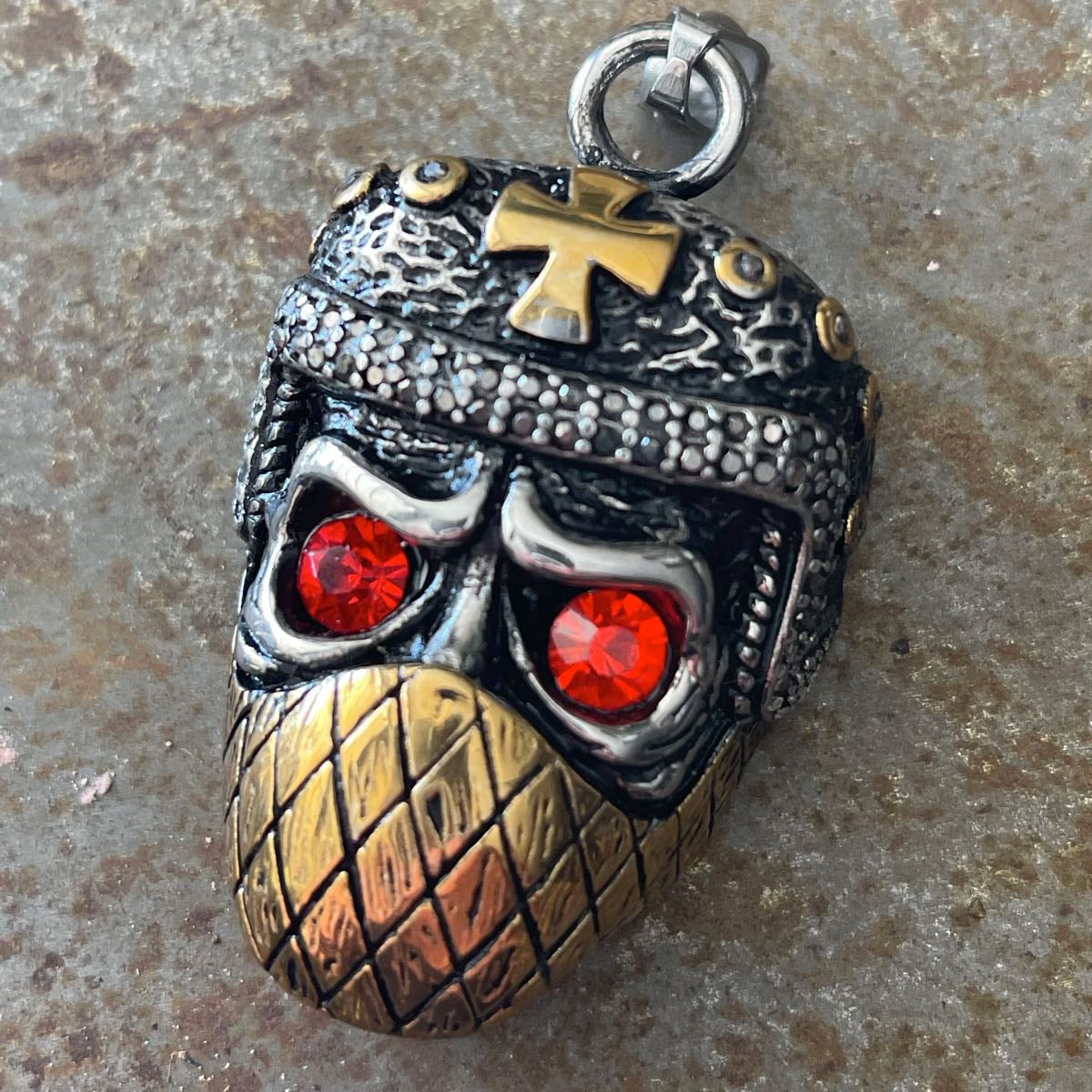 Masked Outlaw Pendant (#p133)