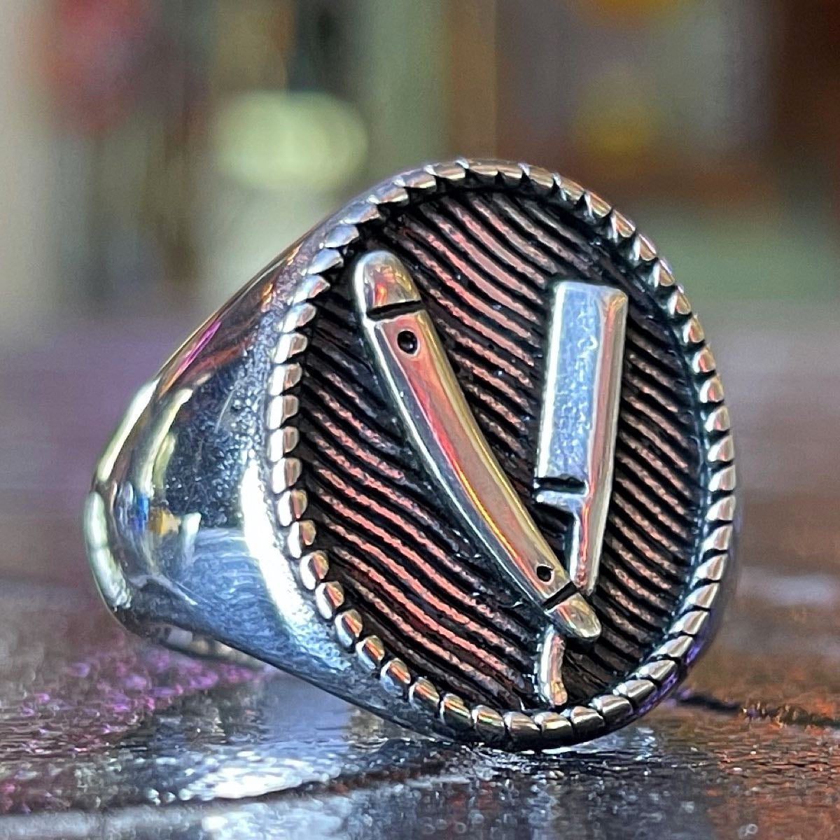 Straight Razor Ring