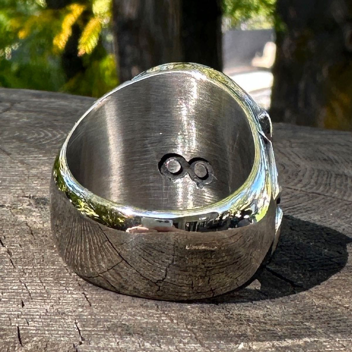 barong hard knockers ring with a solid back