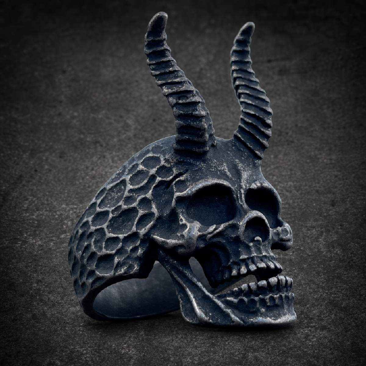 I Worship Chaos - Big Skull Ring w/ Horns - 316L stainless steel unisex jewelry (683SJ07)