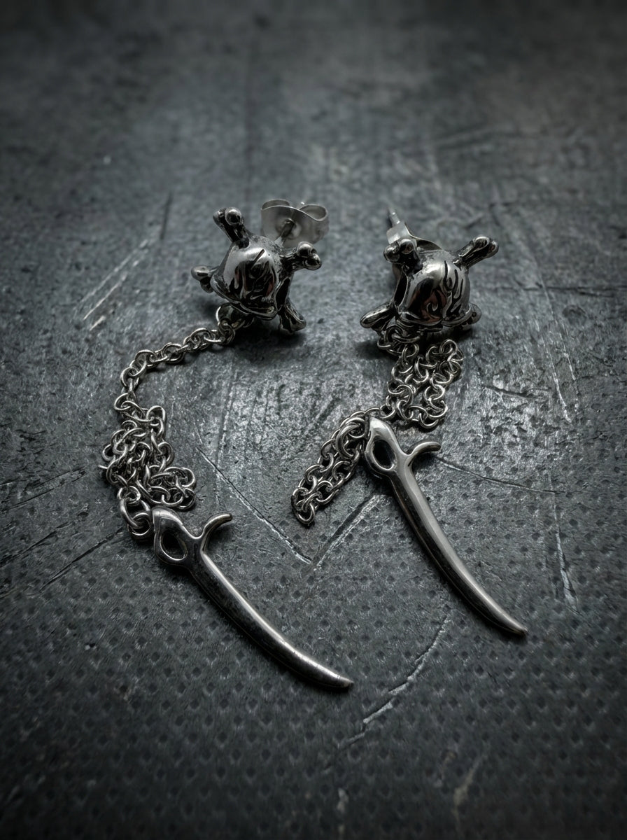 Shadow Dagger Chains - alternate view