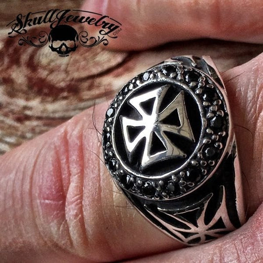 'Knights Templar Cross' Ring w/Black Gemstones