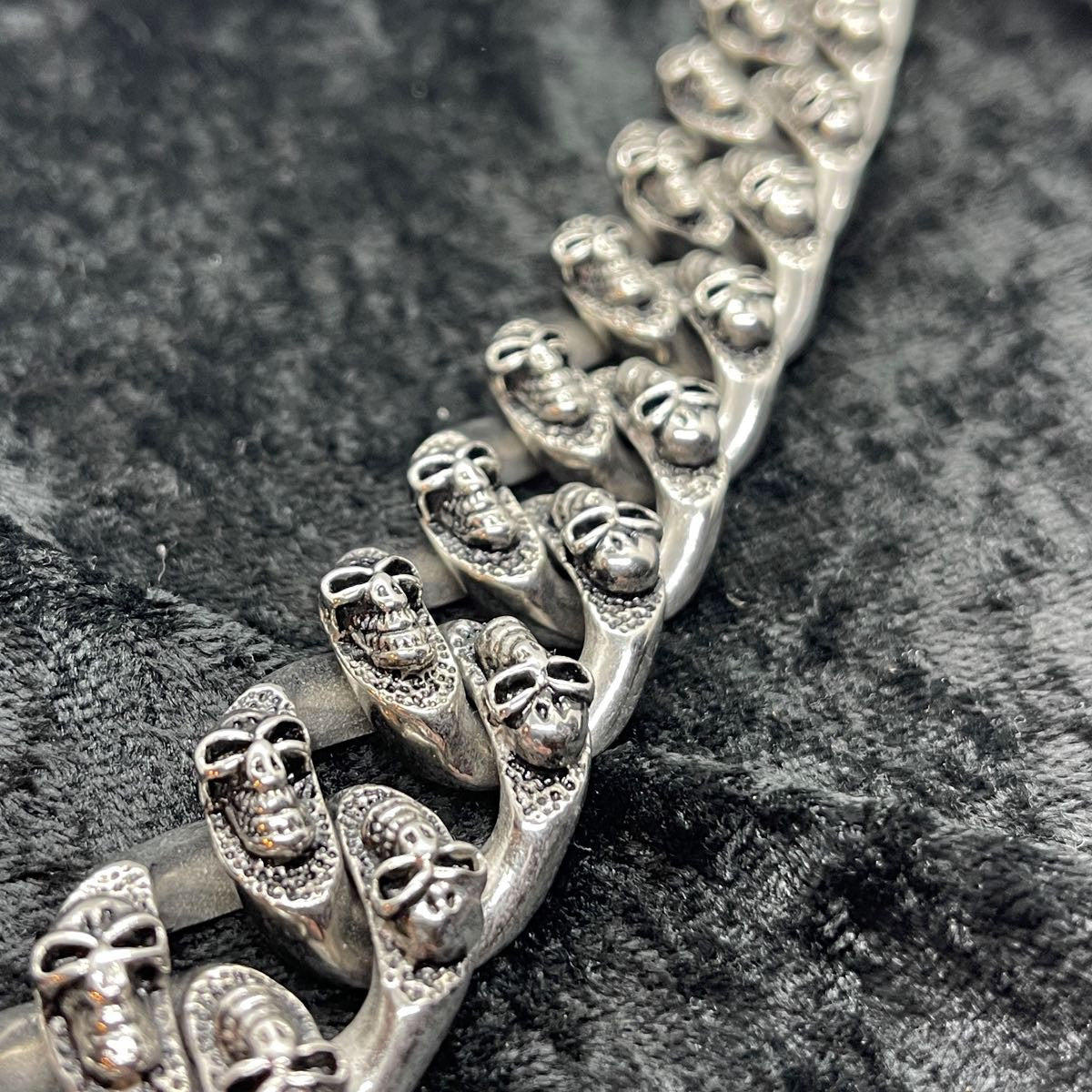 28 Skulls - Big, Bold & Heavy 10" Bracelet