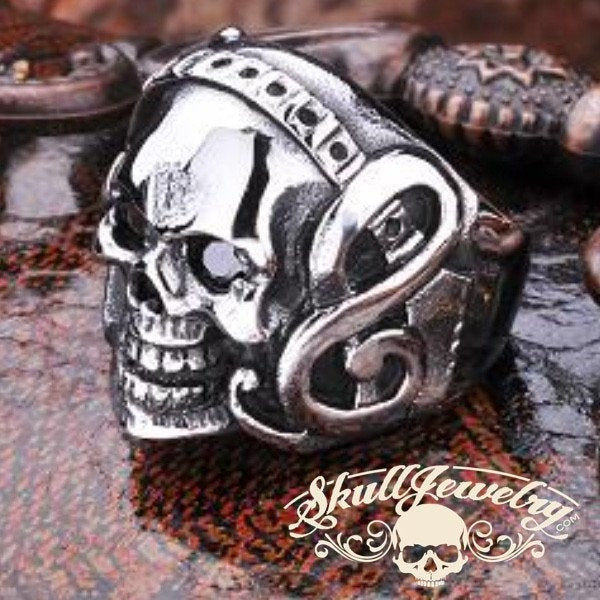 "Guitar Hero" Rock & Roll Skull Ring with Black Gem Stone Eyes