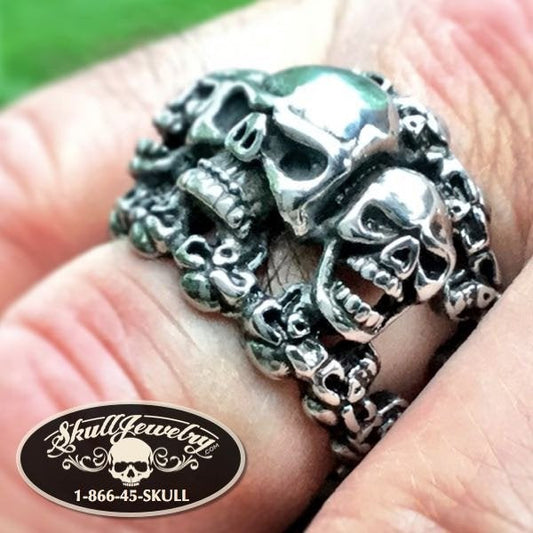 'Unbroken Circle' Skull Ring