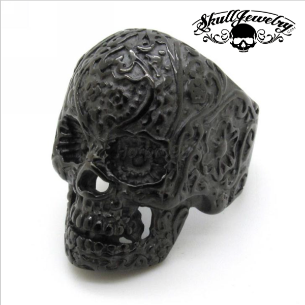 black skull ring