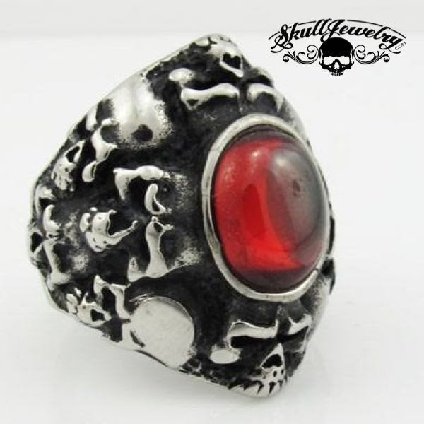 'Runaround' Skull Ring With Red Stone