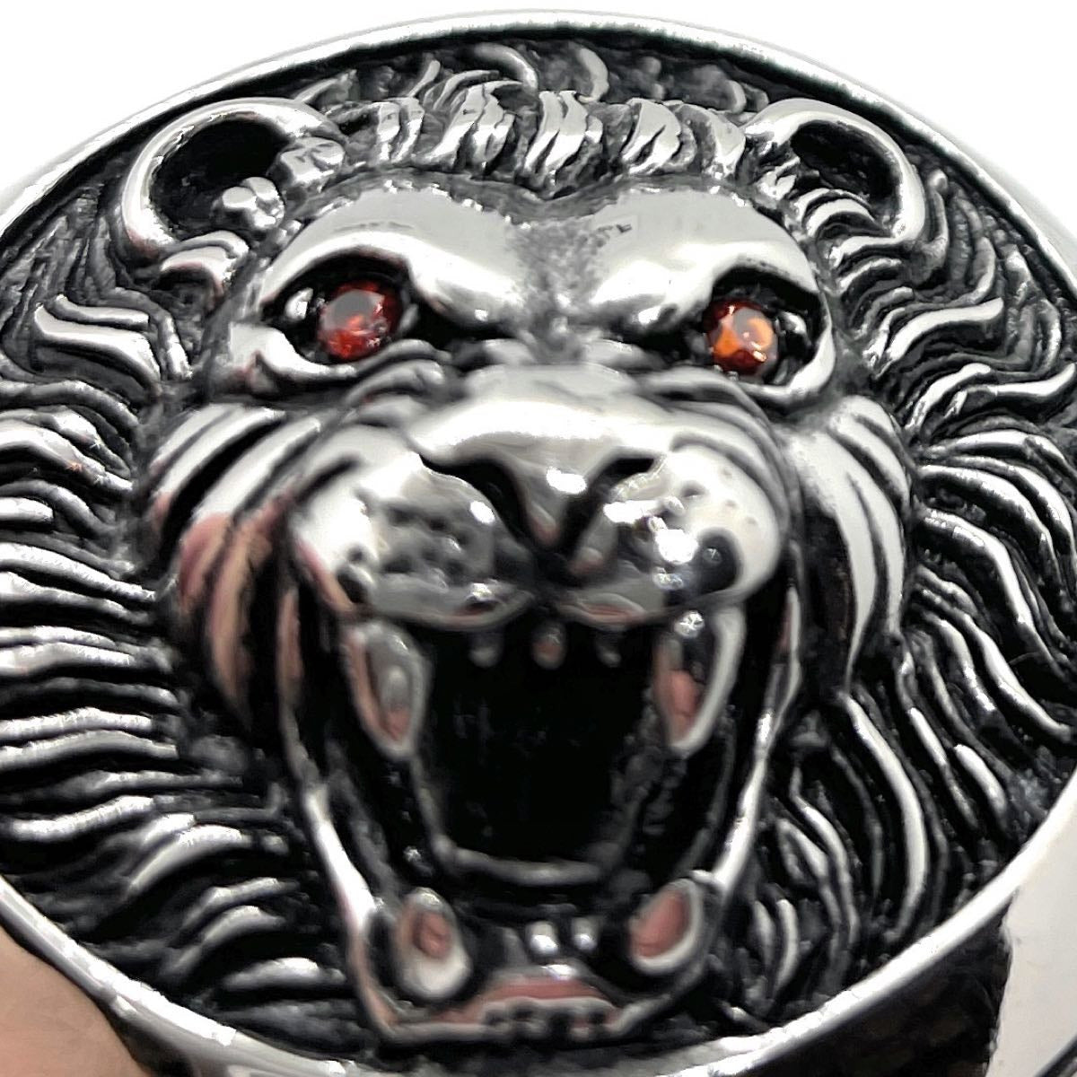 Blood thirsty 'Leonidas' Big & Bold Lion Bracelet with red eyes