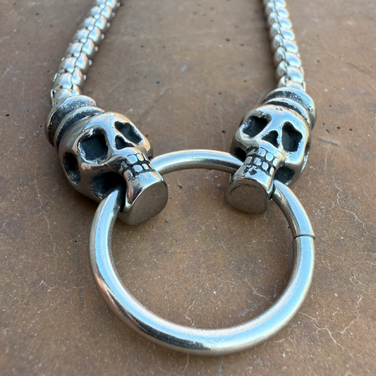 Double Reaper Forge Chain – Dual Skull Pendant Holder