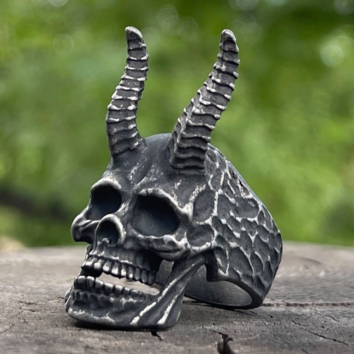I Worship Chaos Big Skull Ring Horns