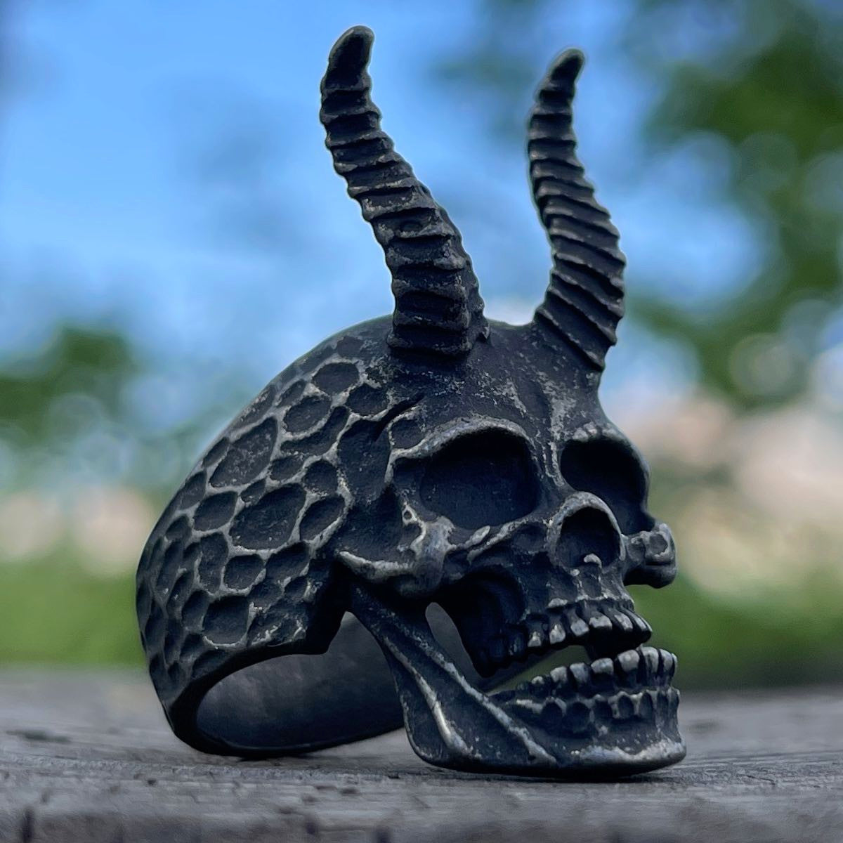 'I Worship Chaos' Big Skull Ring w/ Horns (#683)