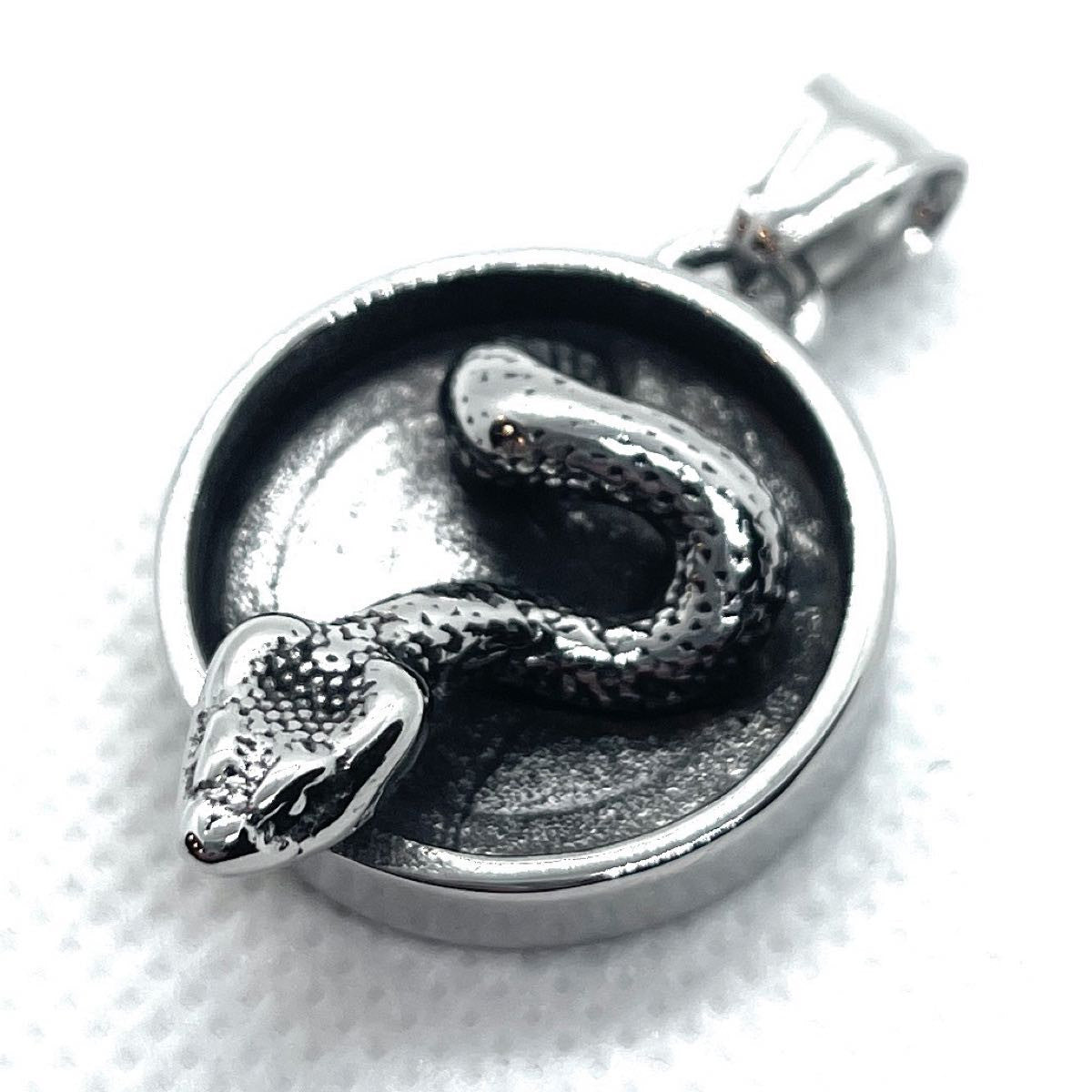 Slow An' Easy - Snake Pendant