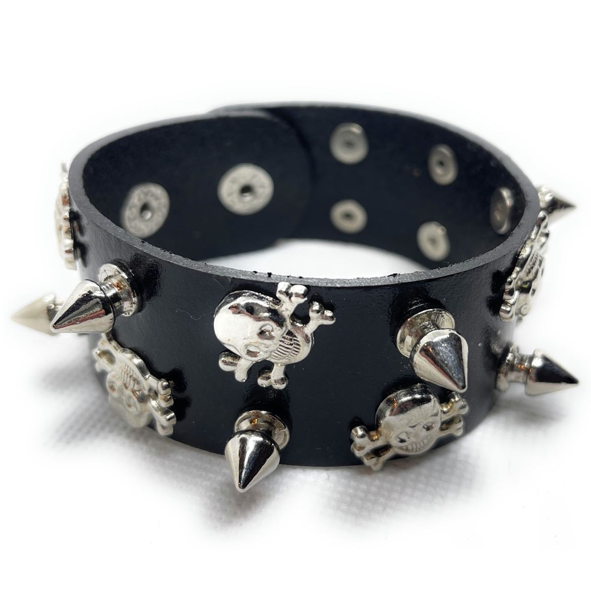 spikey skull and cross bones leather bracelet