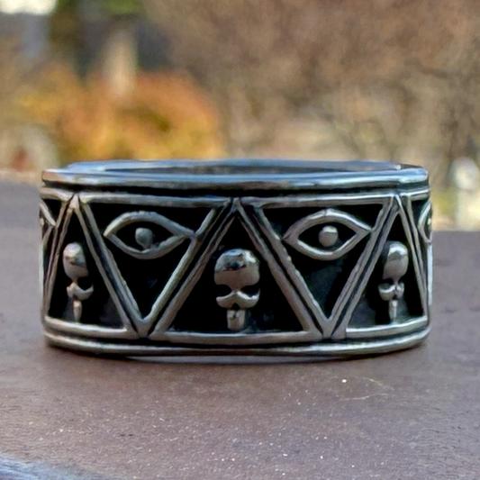 Vigilant Sentinel Ring™ – Stainless Guardian Band with Skull Accents