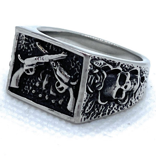 'Wild, Wild, West' Guns/Skull Ring