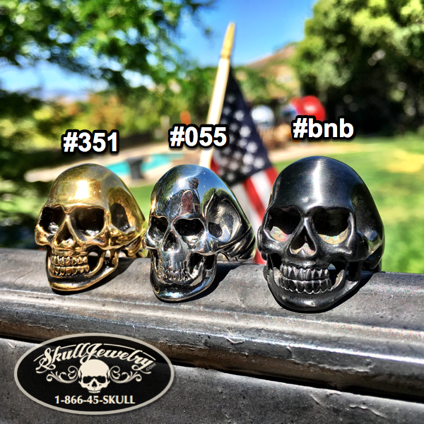 3 colors of the back in black skull ring; black, gold or stainless steel