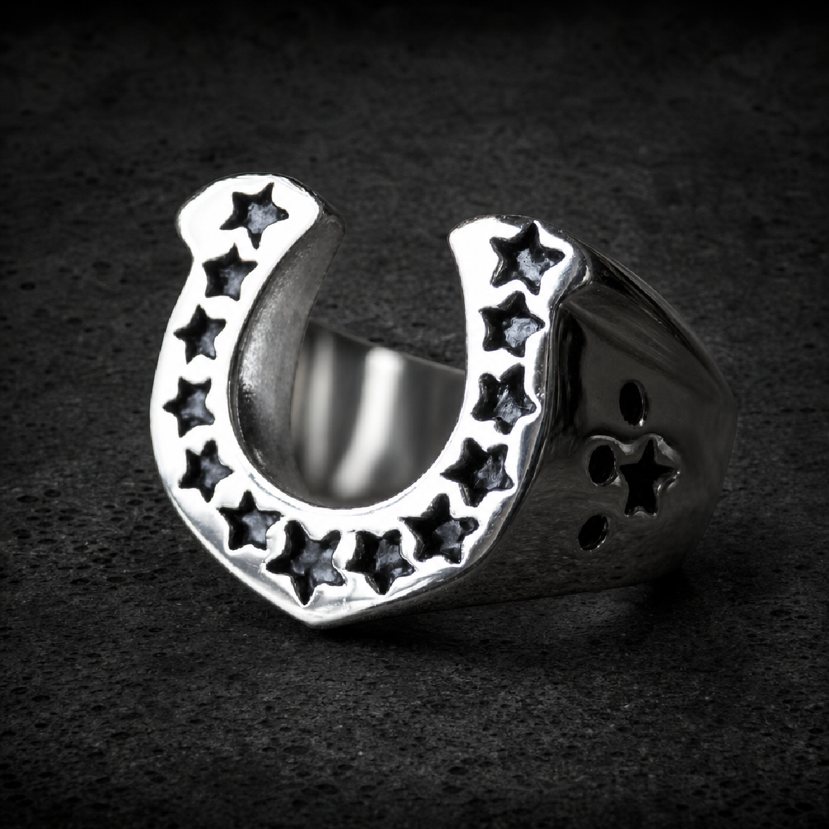 Big, Heavy & Bold Lucky Horseshoe Medallion Ring with Stars - 316L stainless steel unisex jewelry (R0669)