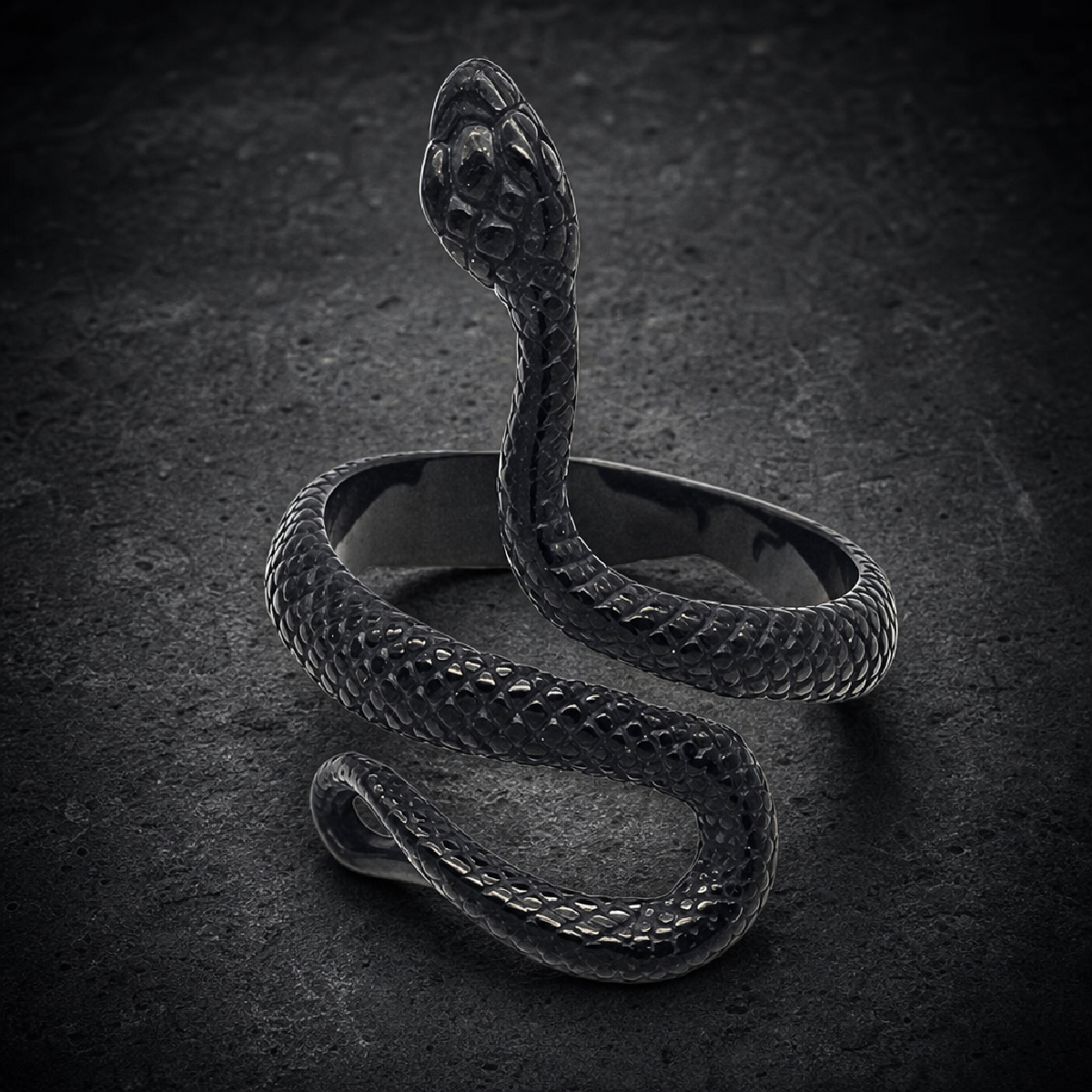 Black 'Snake Charmer' Ring - 316L stainless steel unisex jewelry (P911)
