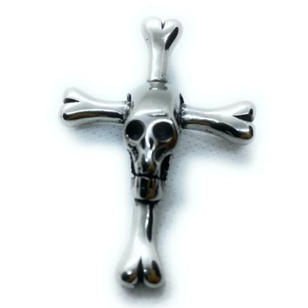 skull and crossbones pendant