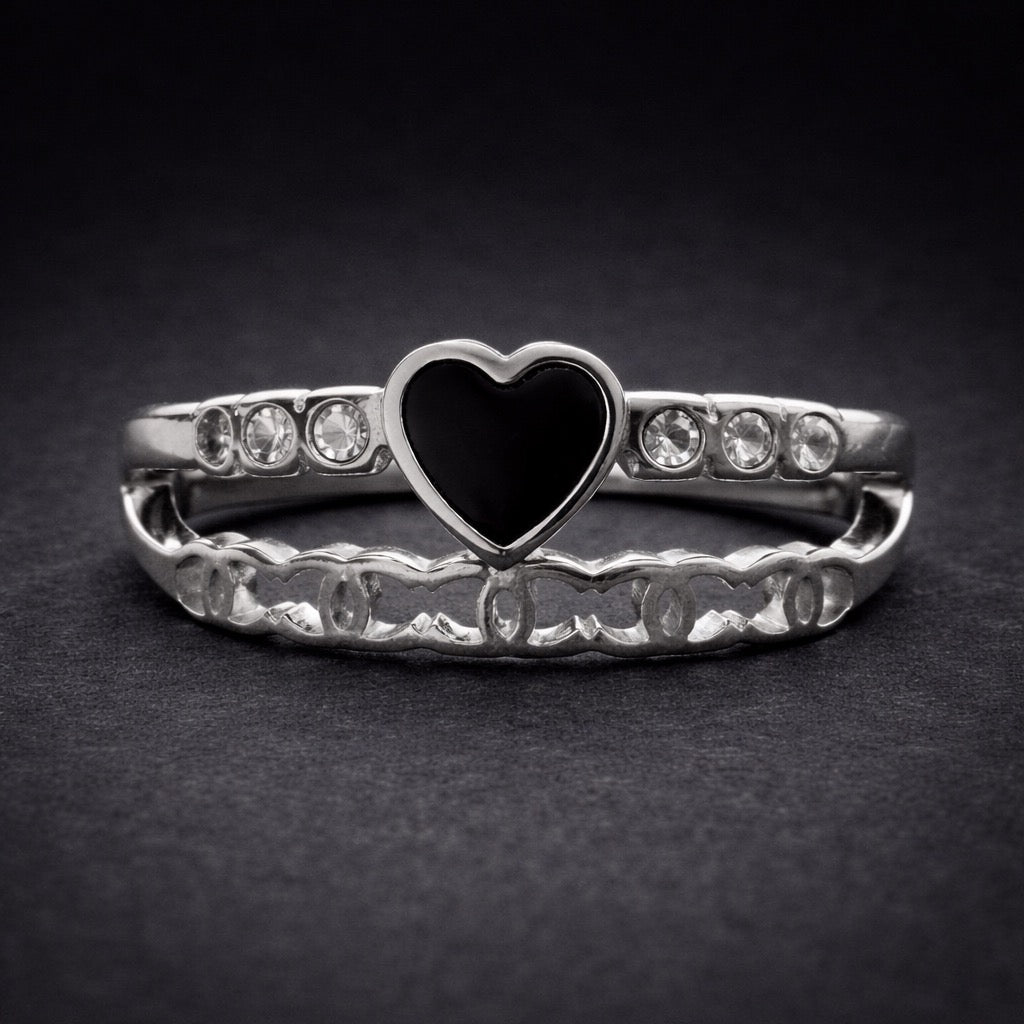Heart ring for women in stainless steel with a modern open-band design