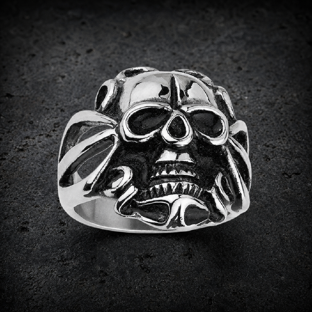 In the Hollow of Your Hand - Skull Ring (161) - 316L stainless steel unisex jewelry (R0408)