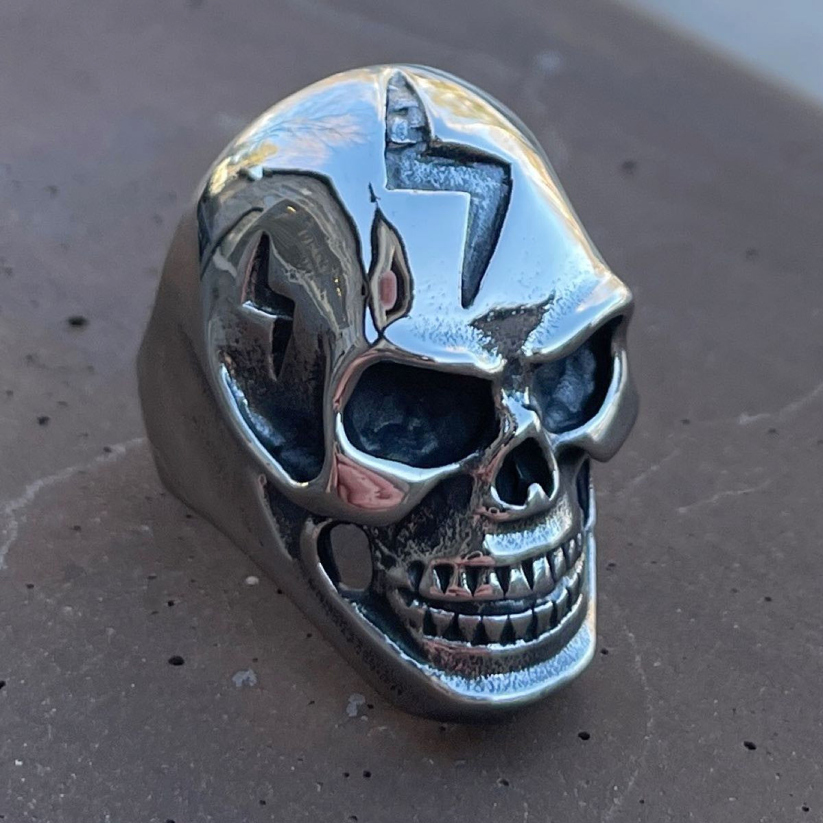 lightening skull ring