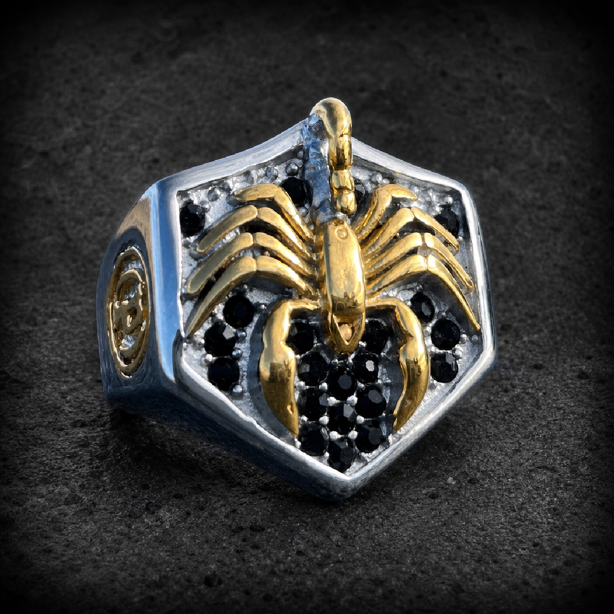 Love At First Sting Scorpion Ring - 316L stainless steel unisex jewelry (R0458)