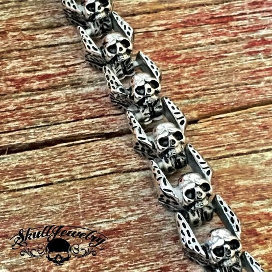 collar de 39 cráneos