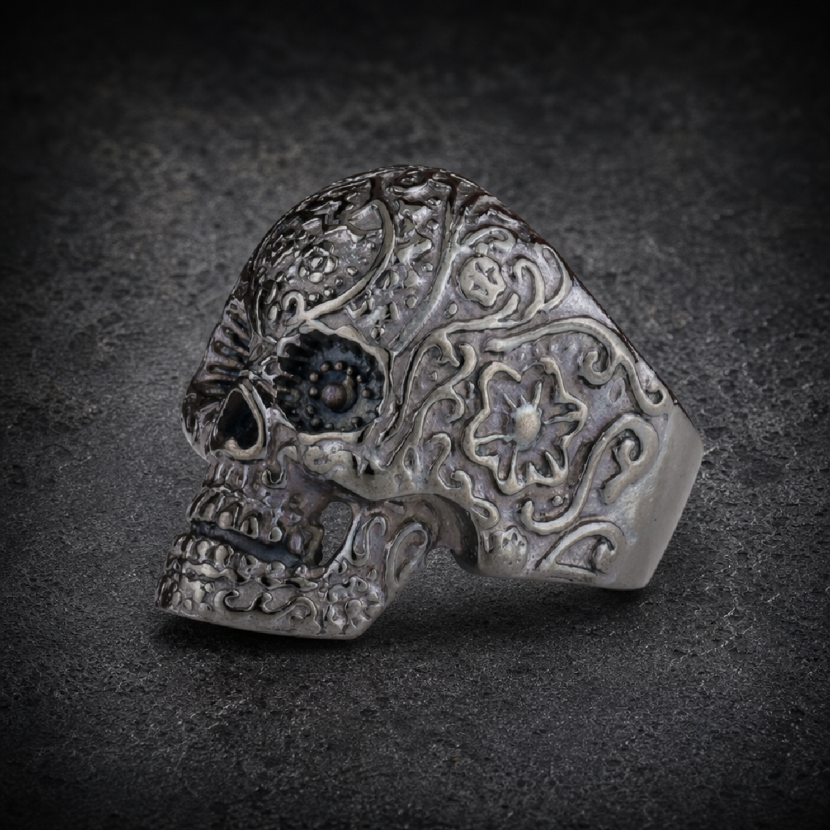 Noir Cráneo Luxe - Black Skull Ring w/ Vintage Floral Design - 316L stainless steel unisex jewelry (R0647)