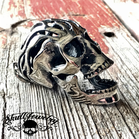 Moving Jaw Skull Pendant