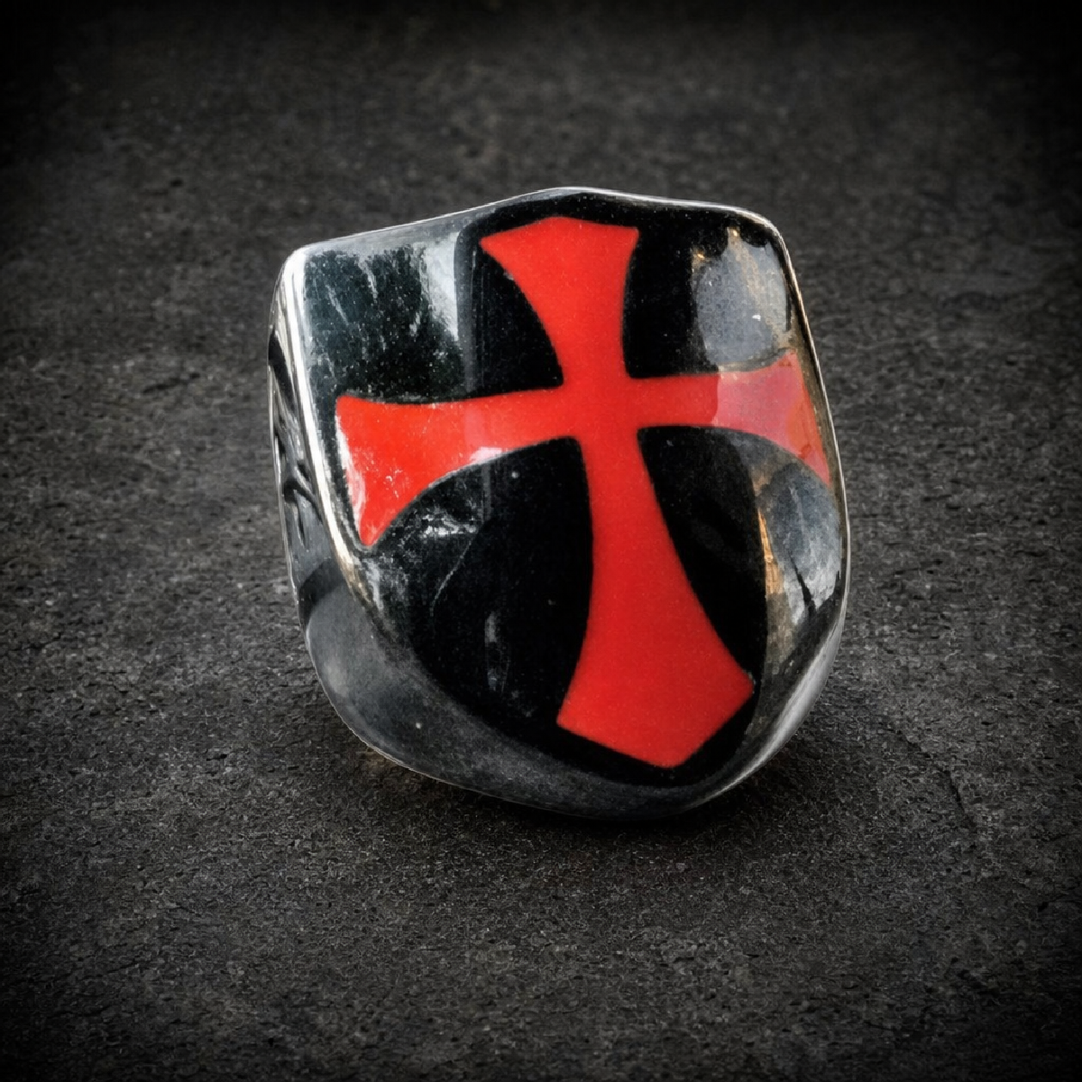 Red/Black 'Temple of Solomon' Shield Ring - 316L stainless steel unisex jewelry (R0680)