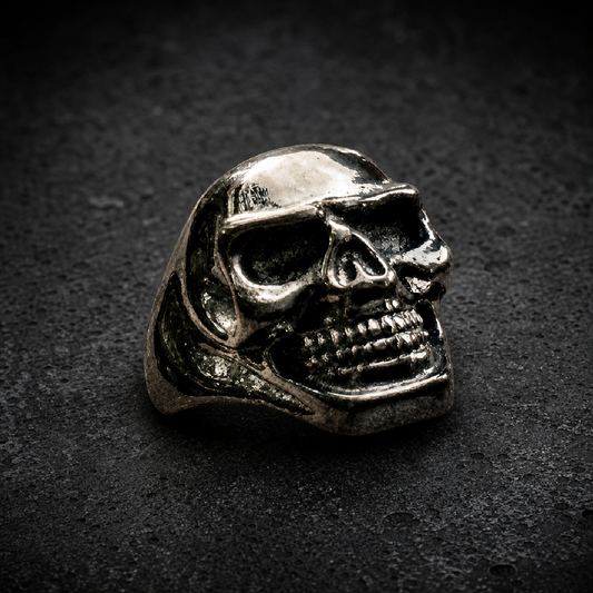 Small 'Back in Black' Stainless Steel Skull Ring - 316L stainless steel unisex jewelry (R0692)