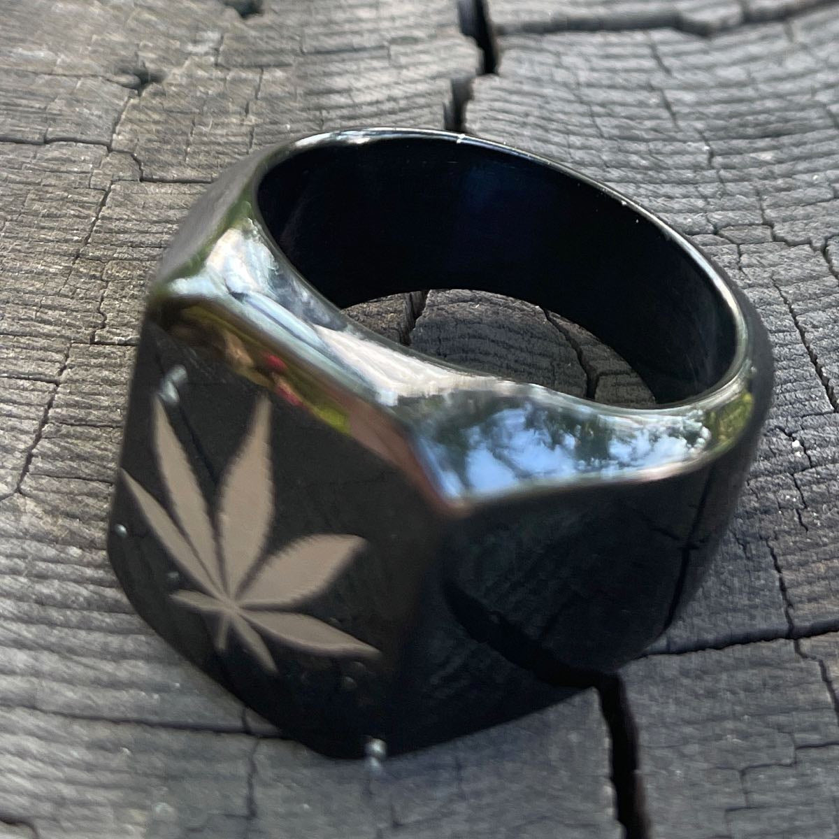 Black 'Marijuana Leaf' Ring (#420BLACK)